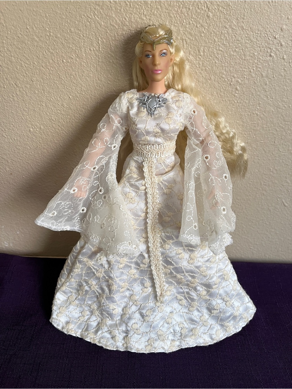 Galadriel Lord of the Rings 12” Action Figure Doll 2001 LOTR Collectible